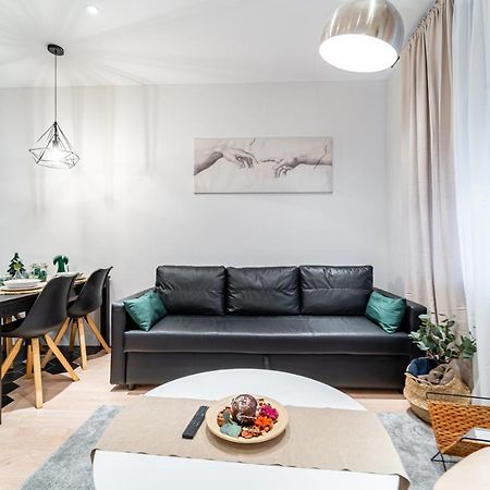 Edsam Madrid Apartments Black المظهر الخارجي الصورة