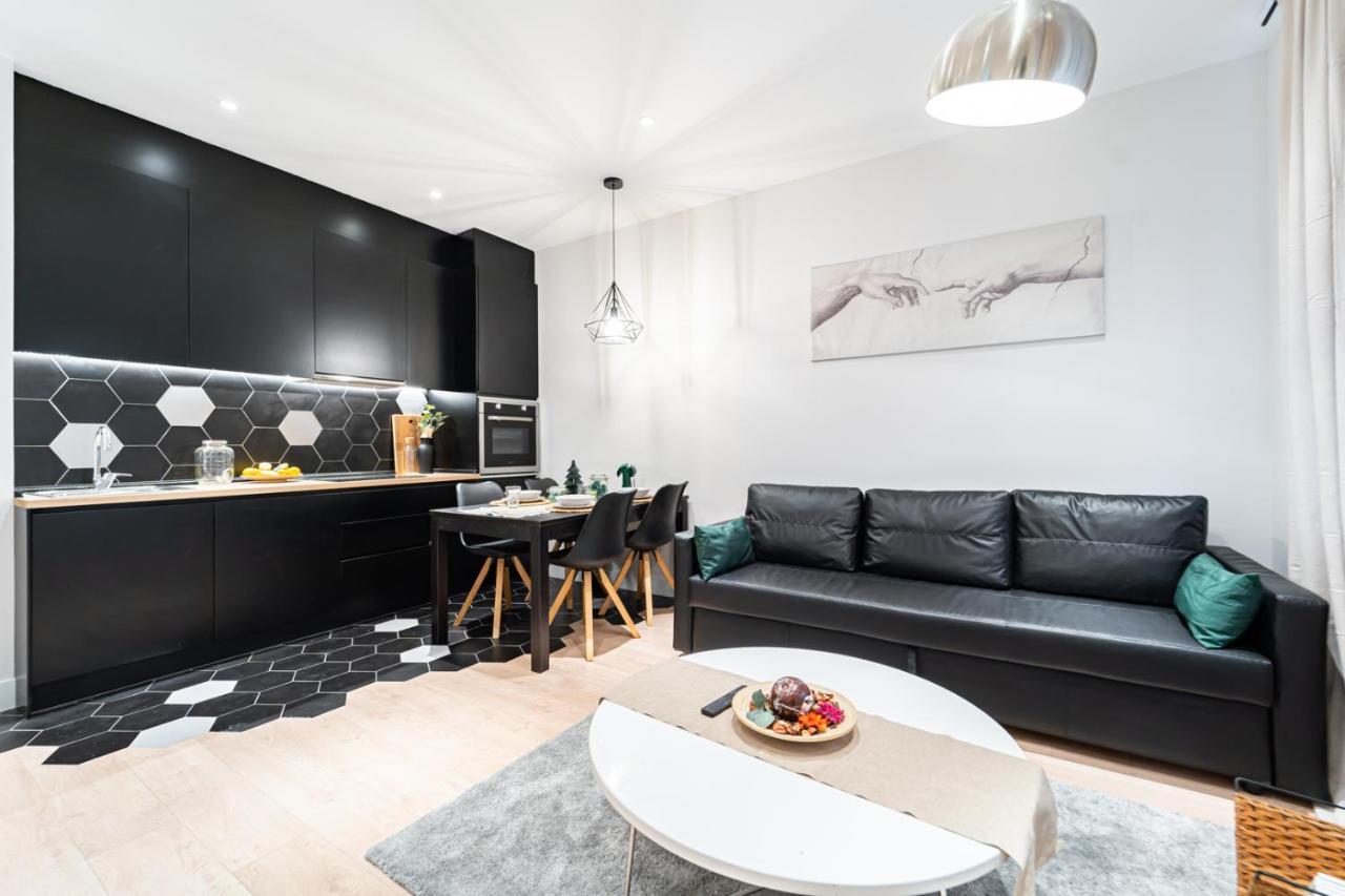 Edsam Madrid Apartments Black المظهر الخارجي الصورة