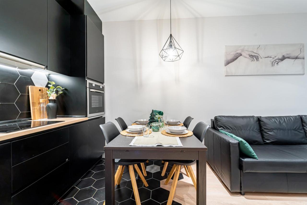 Edsam Madrid Apartments Black المظهر الخارجي الصورة